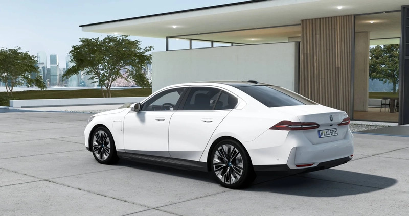 BMW Seria 5 cena 289900 przebieg: 14000, rok produkcji 2023 z Mikołów małe 11